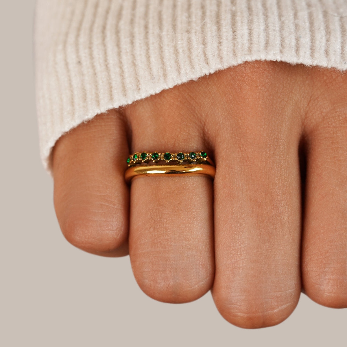 MARY – EMERALD GREEN RING